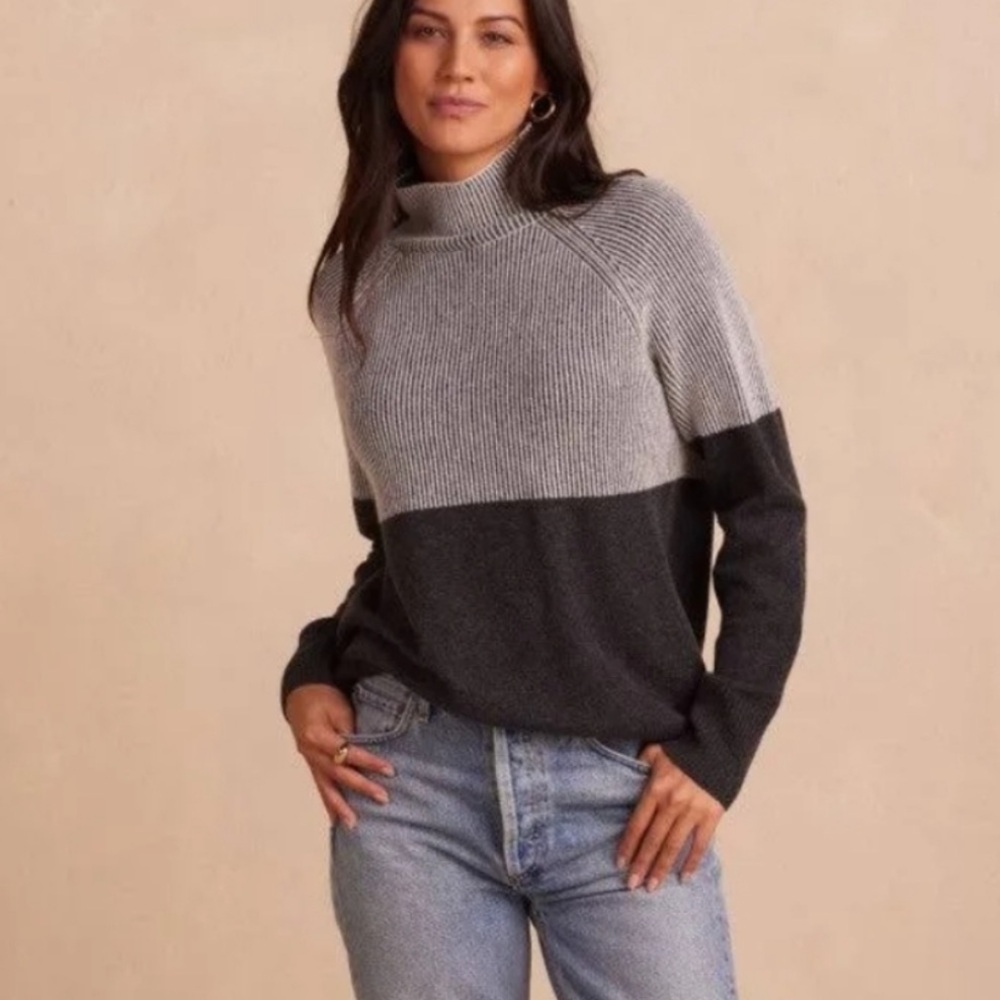 Summersalt | Womens The Luxe Cashmere Blend Two-Tone Sweater Black & Grey Turtle